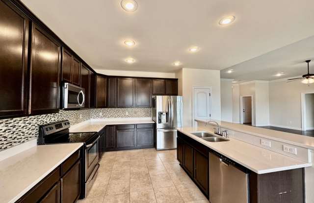 4 Bedroom House Located in Prairieville with Spacious Rooms and a Large Backyard photos photos