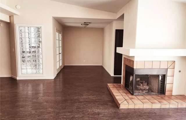 435 COLUMBIA Court Gallery 2