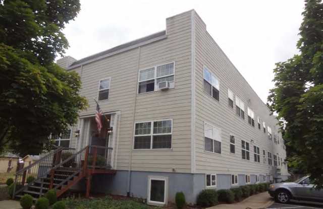 1200 East 4th Street - 1200 East 4th Street, Newberg, OR 97132