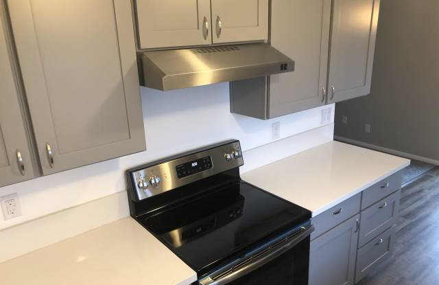 1122 W 36th St photos photos