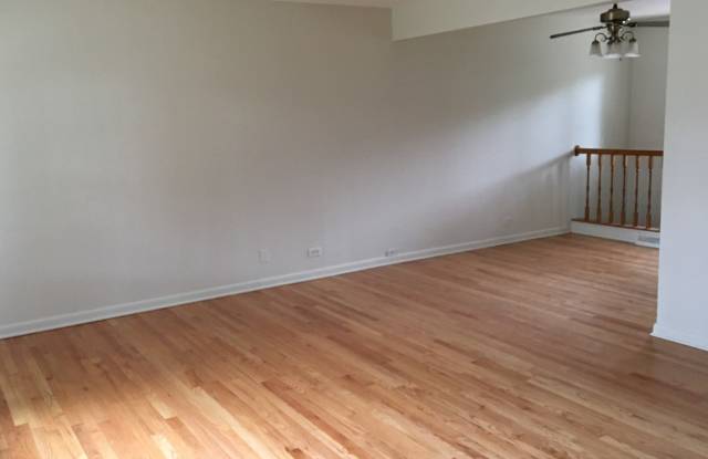 1426 North Hickory Avenue Gallery 2