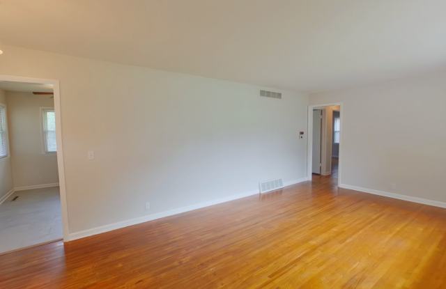 7602 E Gilbert St Gallery 3