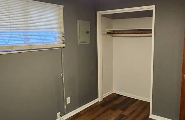 3827 E 151st St photos photos