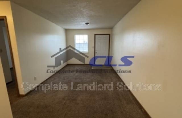 820 Poplar Street - 9 photos photos