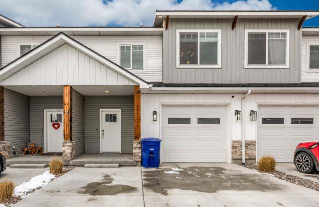 $300 off first month for March move-ins! - BEAUTIFUL 3 BED 2.5 BATH TOWNHOME IN SUGAR CITY photos photos