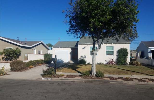 17424 Delia Avenue Gallery 2