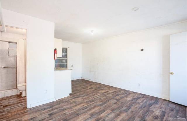 130 N Texas Avenue Gallery 4