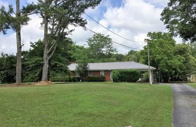 7163 Capps Ferry Road Gallery 2