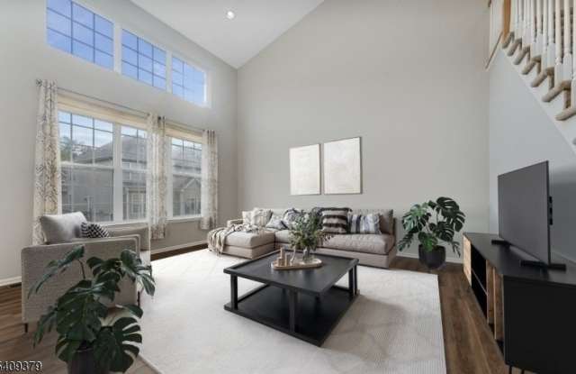 15 Colts Ln - 15 Colts Lane, Hunterdon County, NJ 08822