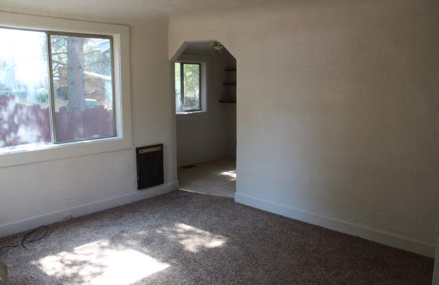 1518 Siskiyou St photos photos