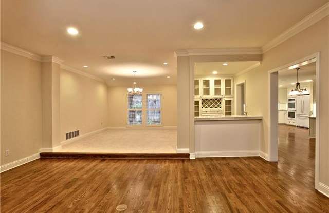 3904 Inwood Road Gallery 3
