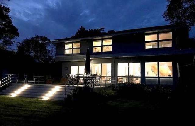 11 Beach Road Gallery 4