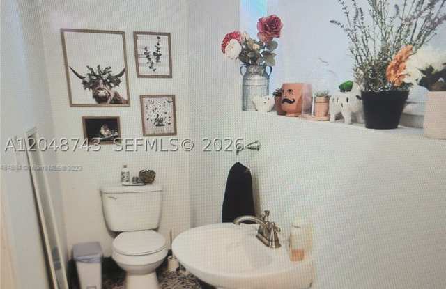 2251 NW 87th Ter Gallery 3
