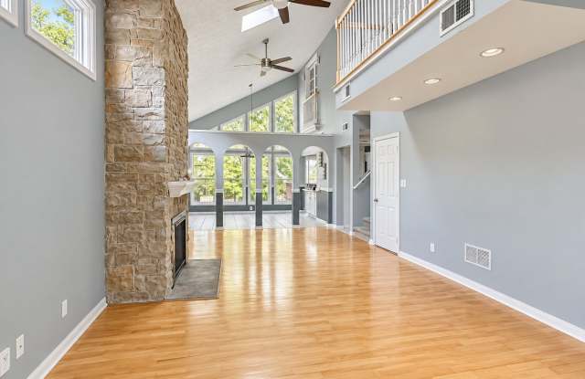 Lovely 3-Bedroom Home in Desirable Hamburg Area! Spacious Layout, Convenient Location! Gallery 3