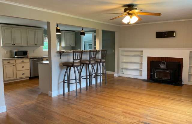 3 bedroom Ranch Gallery 4