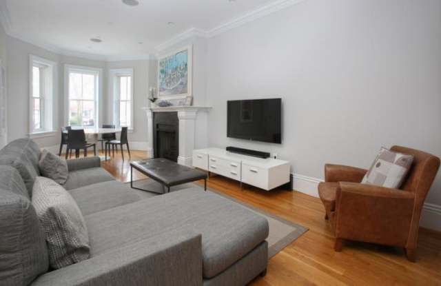 9 Columbus Sq. Gallery 3