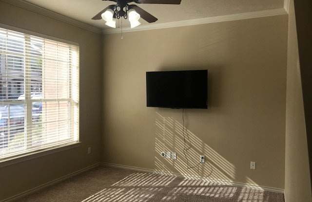 SHORT TERM LEASE - College Station - 3 Bedroom / 3 Bath- 2 story Condo off University Dr. E. Gallery 4