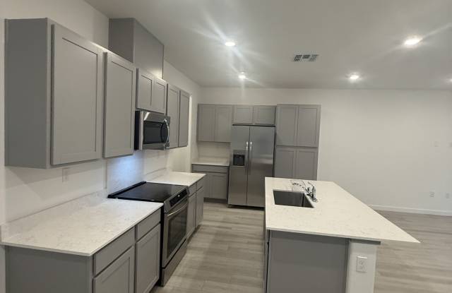 2305 Holcolm Place Gallery 2