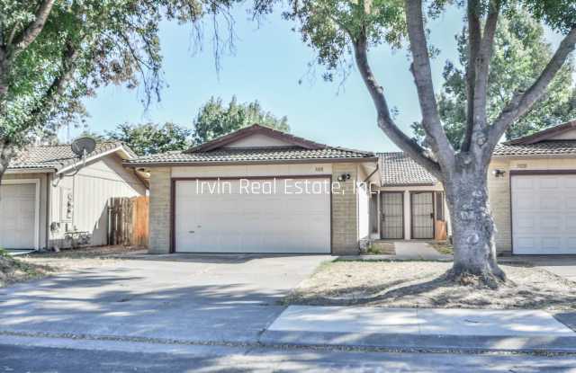 3 Bedroom and 2 Bath Duplex Gallery 3