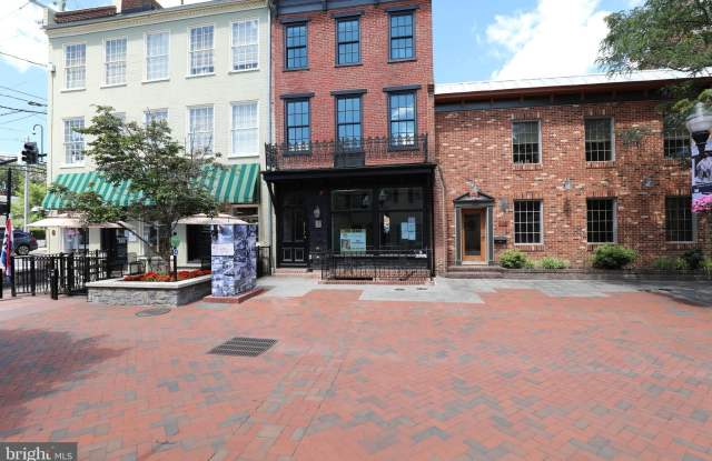 137 S LOUDOUN Street Gallery 2