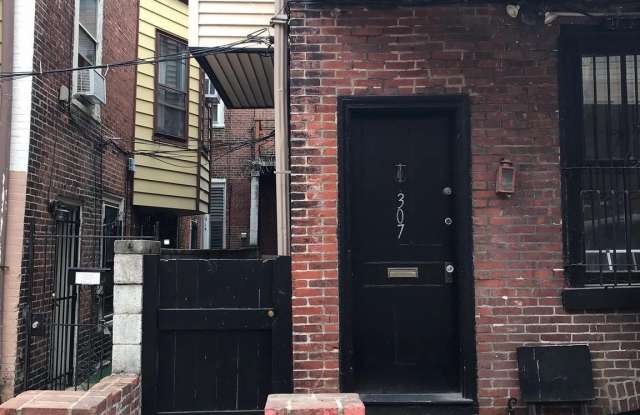 312 S 12TH Street unit: 1Rr photos photos