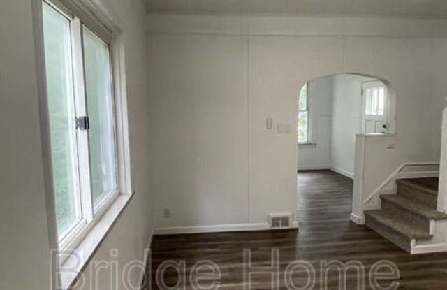 517 Hudson Street Gallery 4