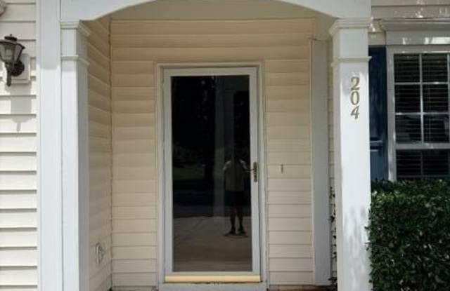 204 Caraleigh Court Gallery 4