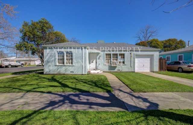 Available Now || 1/1 with office - 859 W 21st Merced - 859 West 21st Street, Merced, CA 95340