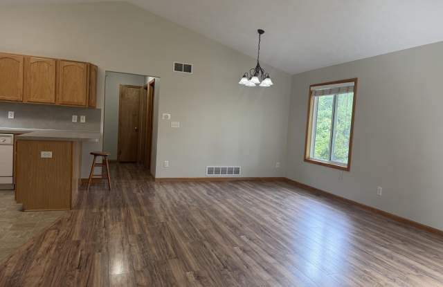 122 Summit Drive Gallery 2