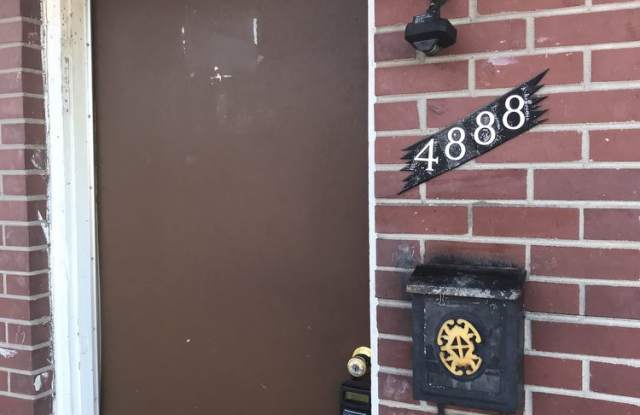 4888 W Kentucky Avenue Gallery 3