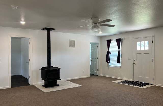 3 Bedroom 1 Bathroom Duplex in Webb City School District Gallery 3