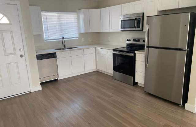 NEWLY REMODELED! 3 Bed 2 Bath Single Story Central PHX - 2430 West Earll Drive, Phoenix, AZ 85015