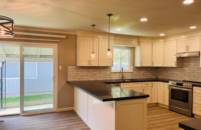 Completely Remodeled 3/2 in desirable East Elk Grove!!! Gallery 4