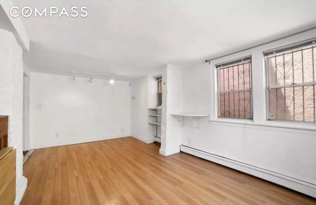 259 8th Street Gallery 4