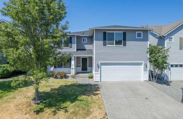 Come Home To Our Spacious 4 Bedroom Home in Puyallup Gallery 1
