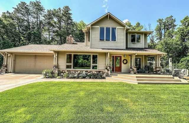 4 BED | 3.5 BATH | LARGE, FURNISHED, WEST RAPID HOME | UTILITIES INCLUDED photos photos
