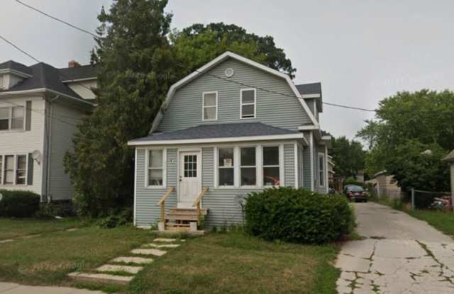 890 Shawano Avenue - Lower photos photos