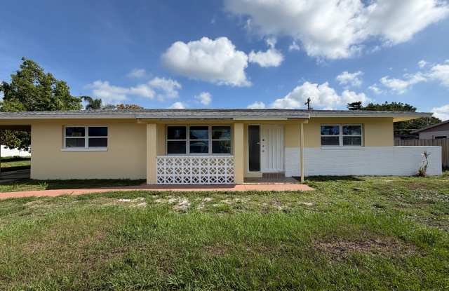 1101 Leeland Heights Blvd E photos photos