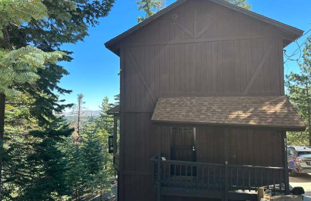 Rental Twin Peaks - 897 Bear Springs Road, Lake Arrowhead, CA 92391
