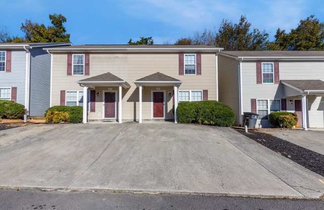 Knoxville 37912 - 2 bedroom, 1.5 bath Condo - Contact Jean Chung (865) 386-1022 - 919 Micro Way, Knoxville, TN 37912