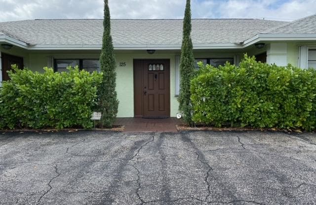 125 Castlewood Drive - 125 Castlewood Drive, North Palm Beach, FL 33408