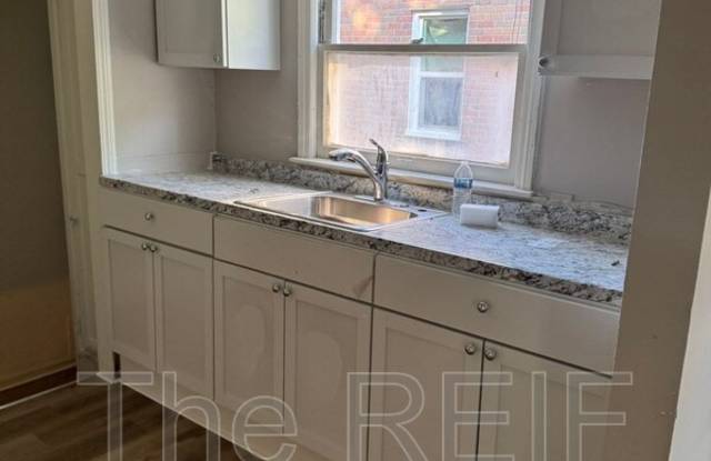 13137 Elmdale Street Gallery 4