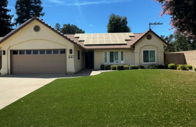 Fully Furnished Home with Pool – Prime Location in Visalia, CA photos photos