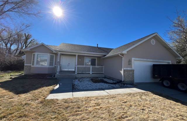Beautifully Remodeled 4 Bed / 2 Bath Home in Stansbury Park photos photos