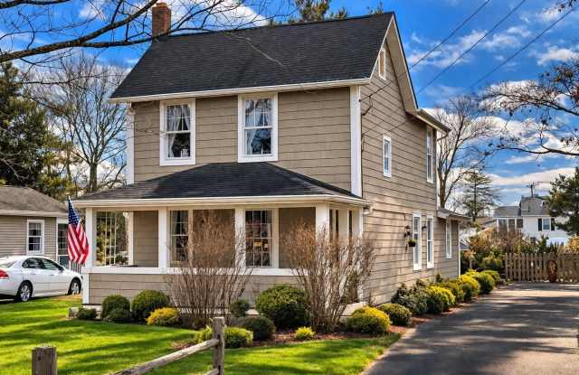 214 Howe Street photos photos