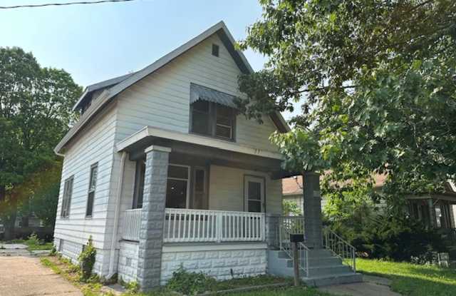 Section 8 Vouchers accepted for 3 Bedroom / 1 Bathroom House photos photos