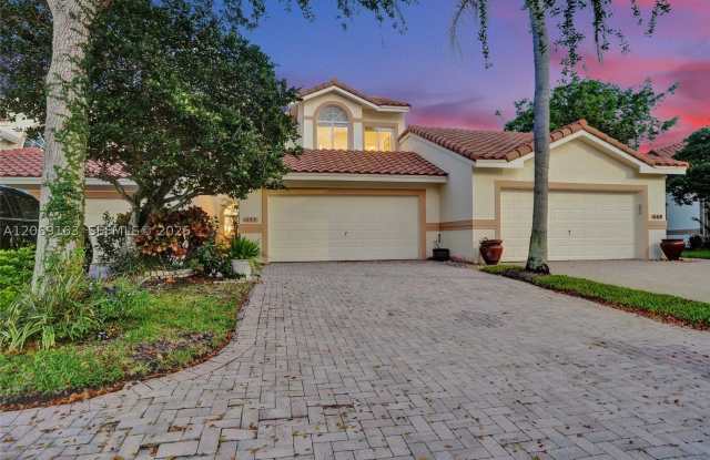 644 W Palm Aire Dr Gallery 2
