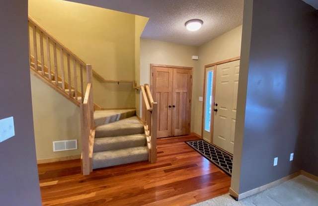 2219 Baneberry Way W Gallery 2