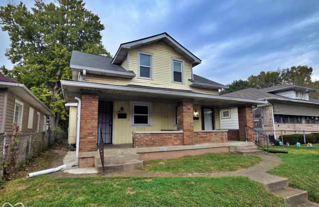 804 N Bradley Avenue Gallery 3