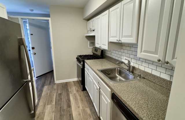 7531 Spring Lake Drive Gallery 2